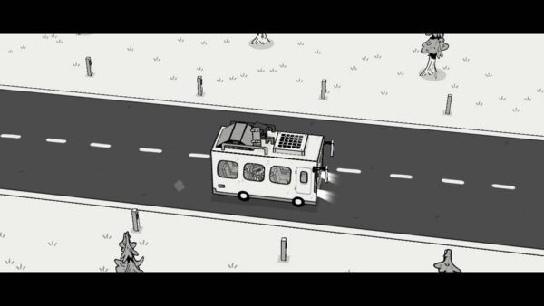Das Bild zeigt einen Bus, der auf einer Straße fährt. Am Straßenrand sind Pfeiler und einige Nadelbäume zu sehen.